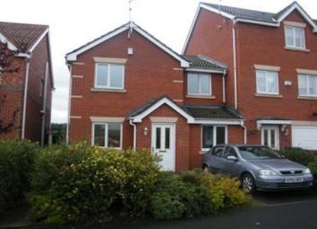 Town house To Rent in Bolton