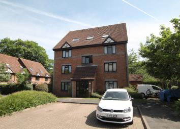 Flat To Rent in Woking