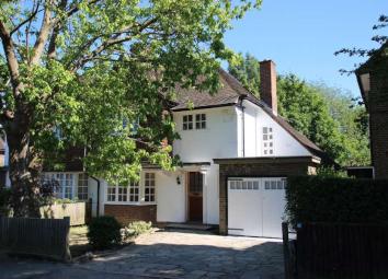 Semi-detached house To Rent in Pinner