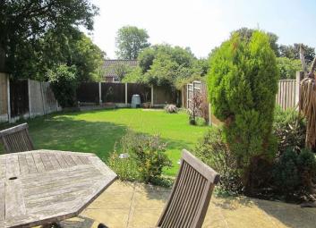 End terrace house To Rent in Prescot