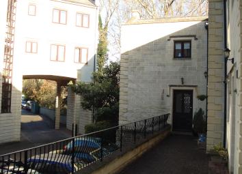 Town house To Rent in Bristol