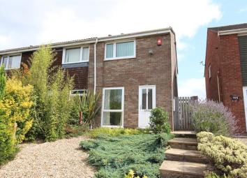 End terrace house To Rent in Caerphilly