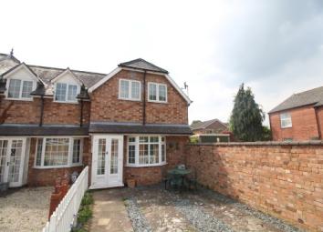 End terrace house To Rent in Leamington Spa