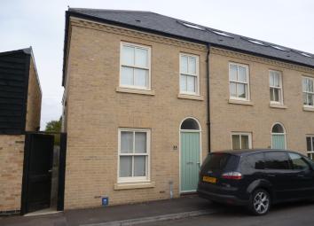 Terraced house To Rent in Cambridge