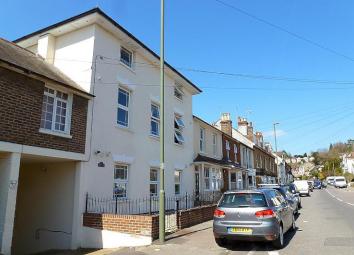 Flat To Rent in Redhill