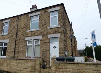 Terraced house To Rent in Liversedge