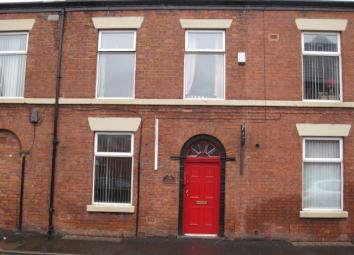 Flat To Rent in Leigh