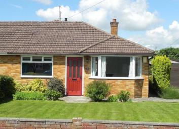 Semi-detached bungalow To Rent in Cheltenham