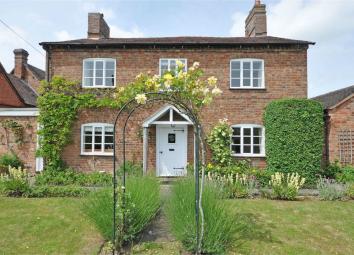 Detached house To Rent in Pershore