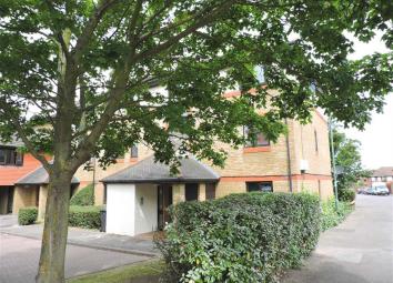 Studio To Rent in Greenhithe