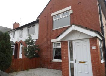 Semi-detached house To Rent in Oldham