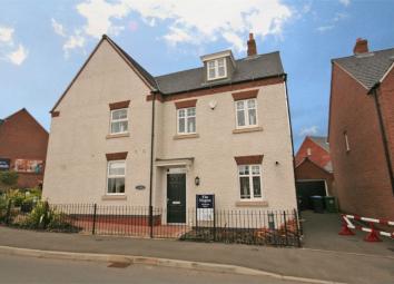 Semi-detached house To Rent in Rugby