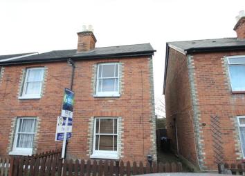 Semi-detached house To Rent in Woking