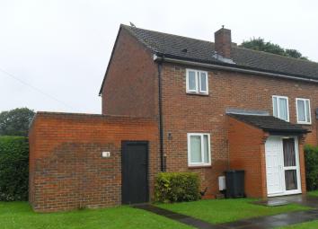 Semi-detached house To Rent in Sleaford