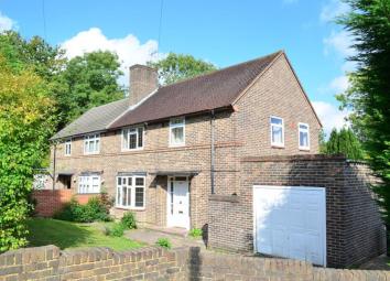 Semi-detached house To Rent in Watford