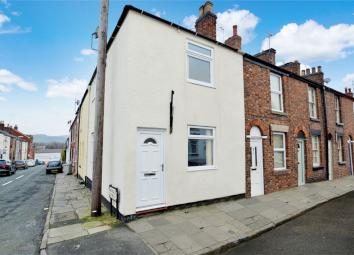 End terrace house To Rent in Macclesfield