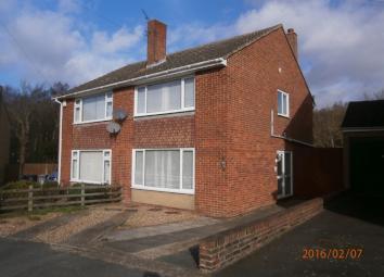 Semi-detached house To Rent in Canterbury