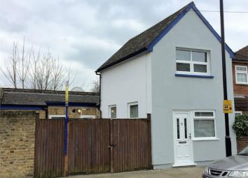 Semi-detached house To Rent in Isleworth