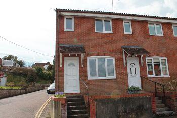 End terrace house To Rent in Warminster