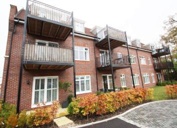 Flat To Rent in West Byfleet