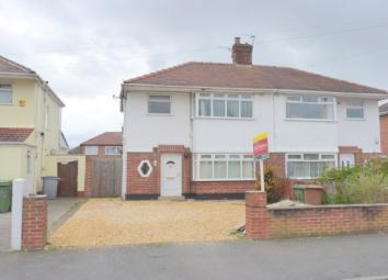 Semi-detached house To Rent in Prenton