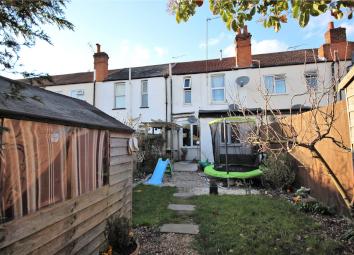 Maisonette For Sale in Woking