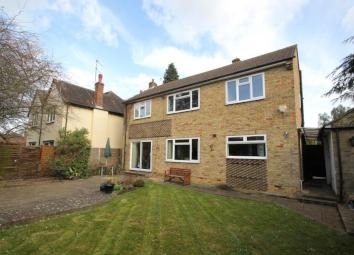 Detached house To Rent in Woking