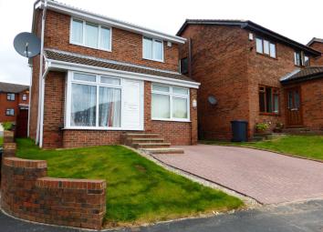 Detached house To Rent in Leeds