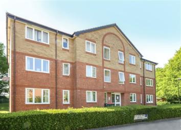 Flat To Rent in Crawley
