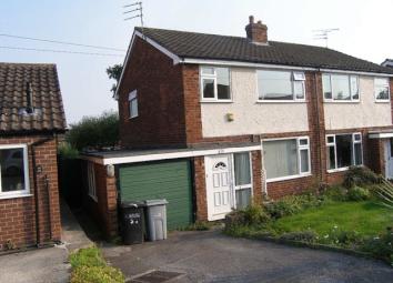 Semi-detached house To Rent in Macclesfield