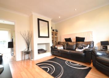 Semi-detached house To Rent in Redhill