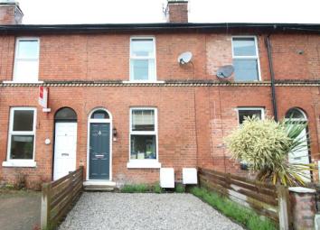 Terraced house To Rent in Altrincham