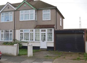 3 Bedroom End terrace house to rent