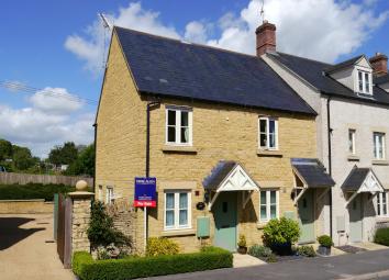 Terraced house For Sale in Cirencester