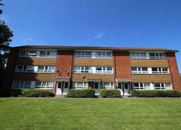 Flat To Rent in Egham