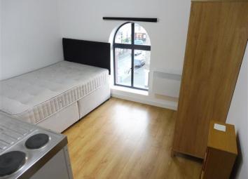 Studio To Rent in Kidderminster