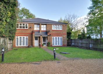 Flat To Rent in Pinner
