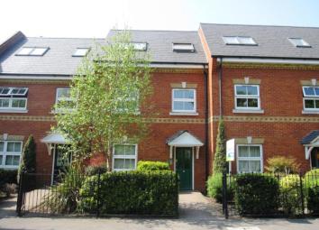 Flat To Rent in Egham