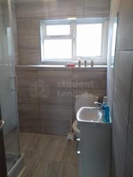 Semi-detached house To Rent in Canterbury