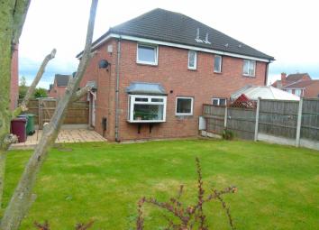Semi-detached house To Rent in Alfreton