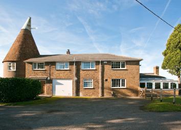 Detached house To Rent in Sittingbourne