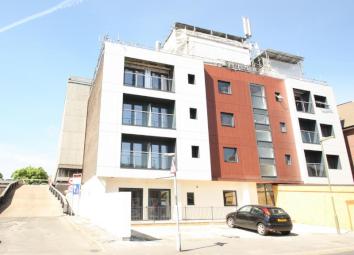 Flat To Rent in West Byfleet