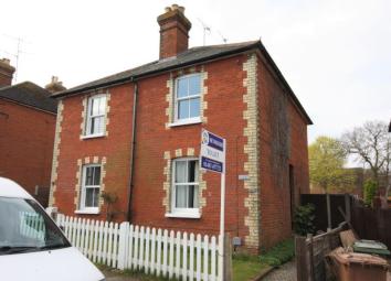Semi-detached house To Rent in Guildford