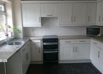 End terrace house To Rent in Oldbury
