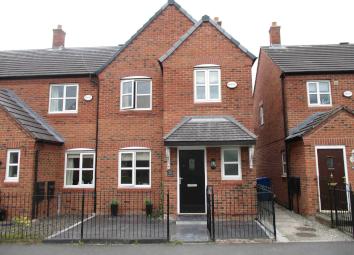 Town house To Rent in Manchester