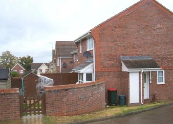 Terraced house To Rent in Crawley