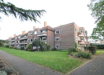 Flat To Rent in Staines