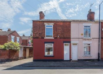 End terrace house To Rent in Doncaster