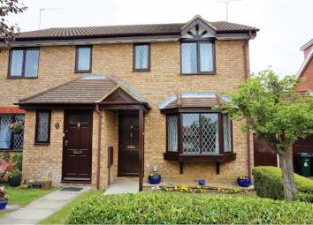 Semi-detached house For Sale in Abbots Langley