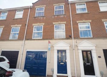 Town house To Rent in Hull